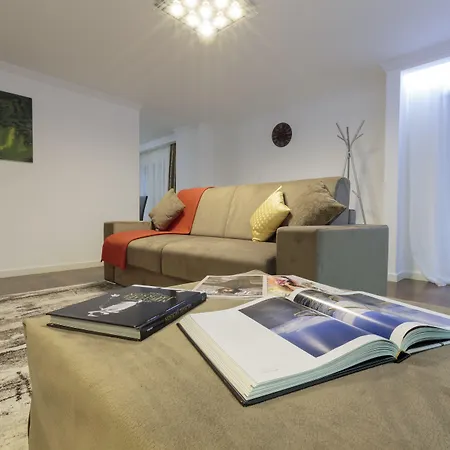 The Queen Luxury - Vinicia Apartment