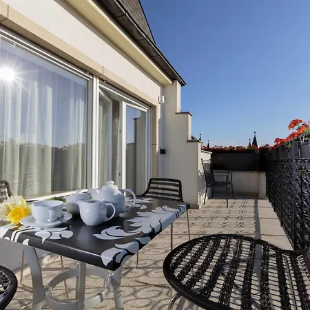 The Queen Luxury - Vinicia Apartment *