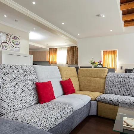 The Queen Luxury - Vinicia Apartment Luxembourg