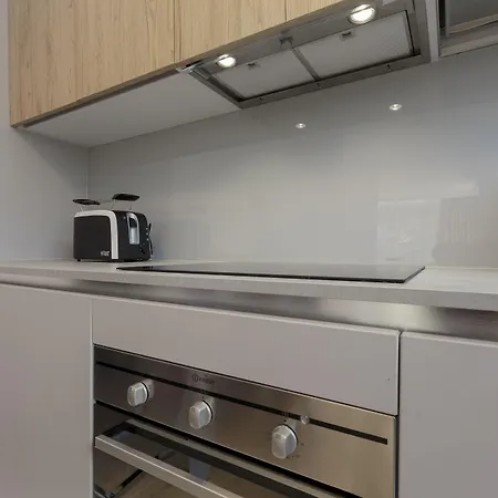 The Queen Luxury - Vinicia לוקסמבורג