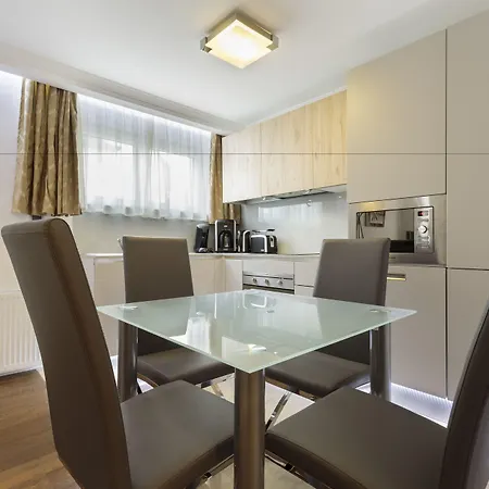 The Queen Luxury - Vinicia דירה