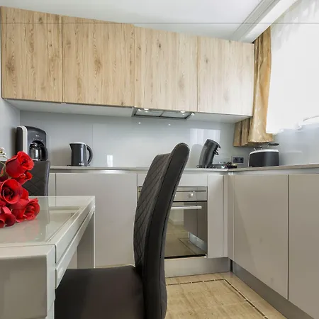 The Queen Luxury - Vinicia דירה לוקסמבורג