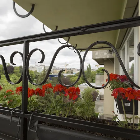 The Queen Luxury - Vinicia * Luxemburgo