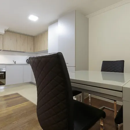 The Queen Luxury - Vinicia לוקסמבורג