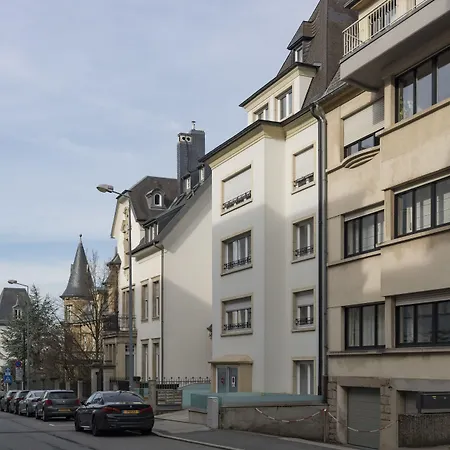 The Queen Luxury - Vinicia *