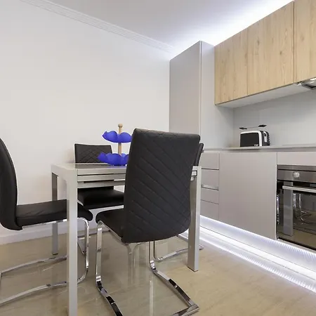 The Queen Luxury - Vinicia Apartment *