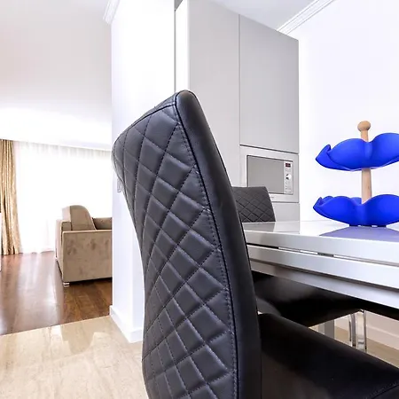 The Queen Luxury - Vinicia Apartment Luxembourg