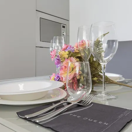 The Queen Luxury - Vinicia