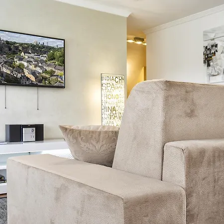 The Queen Luxury - Vinicia Apartment *