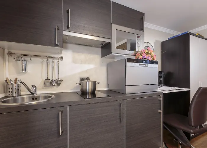 The Queen Luxury - Vinicia