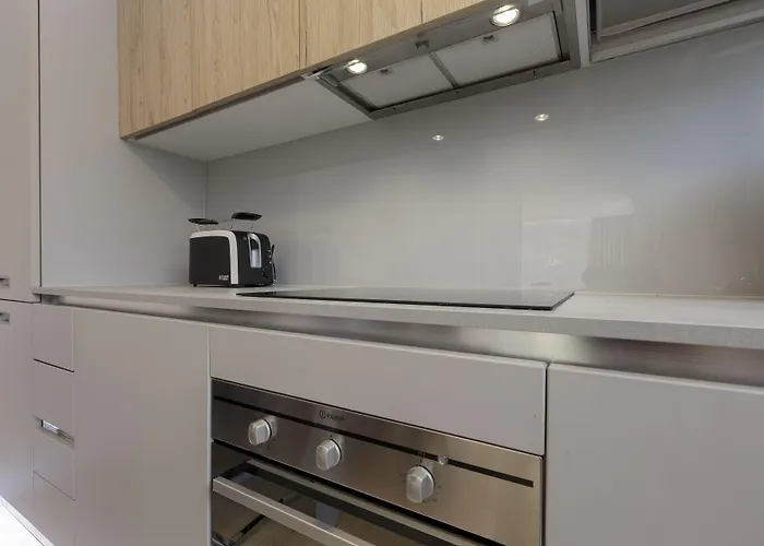 The Queen Luxury - Vinicia Люксембург