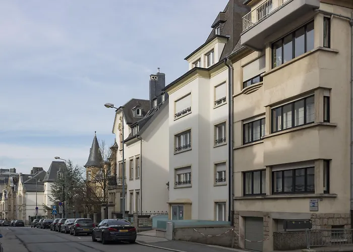 The Queen Luxury - Vinicia *