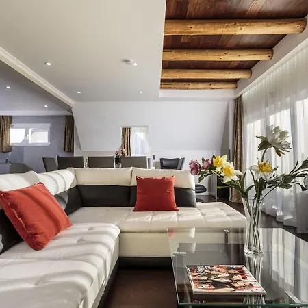 The Queen Luxury - Vinicia