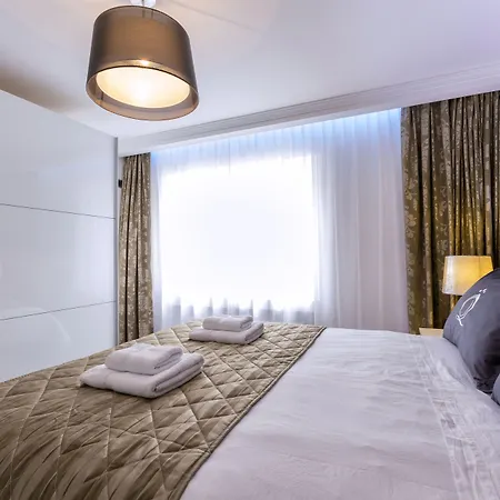 The Queen Luxury - Vinicia * Luxembourg