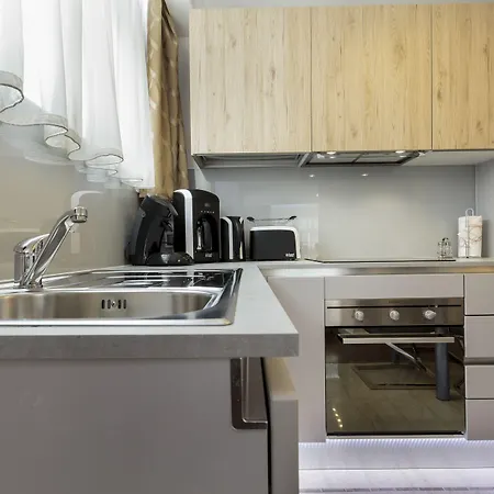 The Queen Luxury - Vinicia Apartment