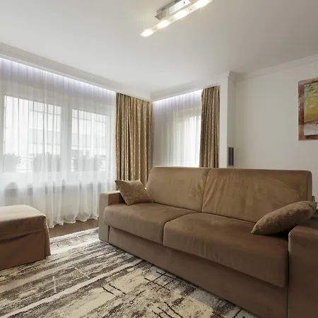 The Queen Luxury - Vinicia *