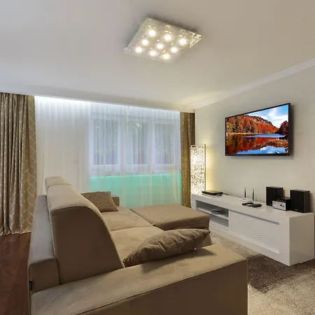 The Queen Luxury - Vinicia *