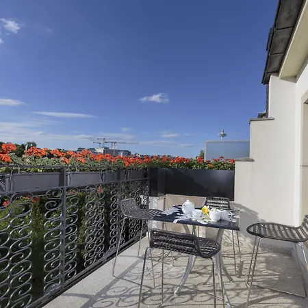 The Queen Luxury - Vinicia Luxembourg