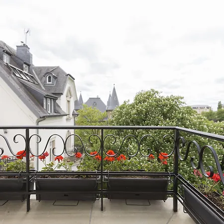 The Queen Luxury - Vinicia Apartment *