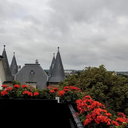 The Queen Luxury - Vinicia *