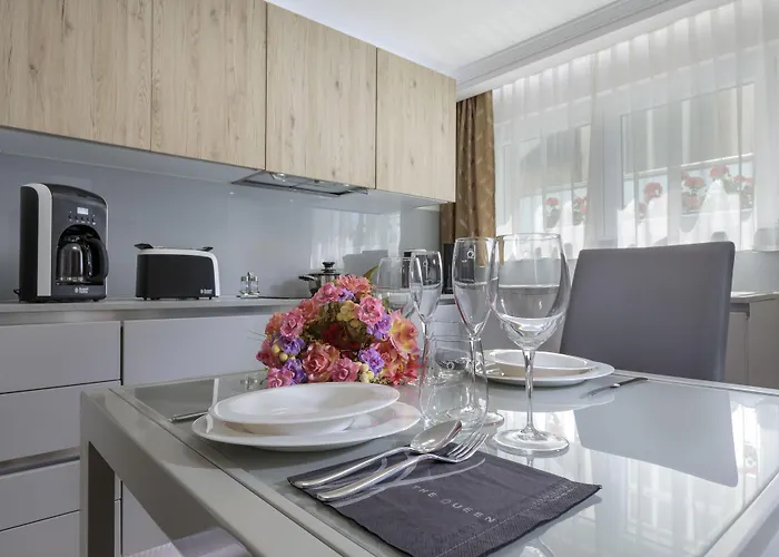 The Queen Luxury - Vinicia Luxembourg