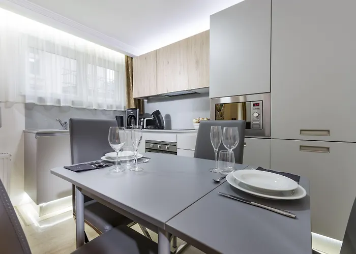 The Queen Luxury - Vinicia Luxembourg