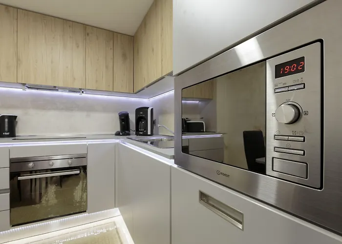 The Queen Luxury - Vinicia Luxembourg